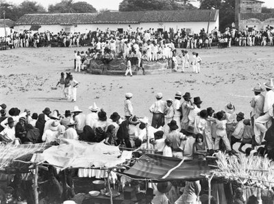 Fiesta in Juchitan, Oaxaca, Mexico, c.1927 door Tina Modotti